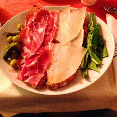 Columbus And Restaurant Πανσιόν