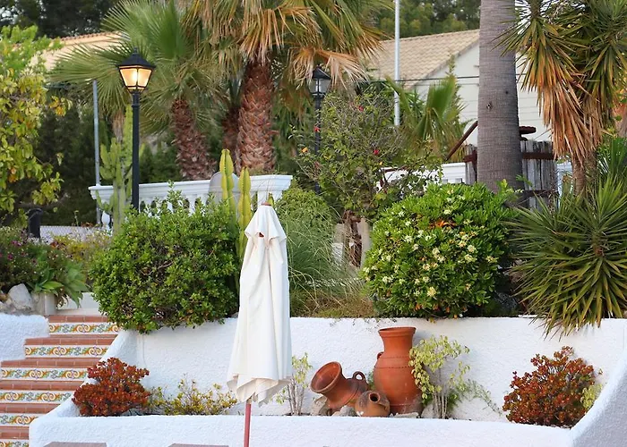 Πανσιόν Columbus And Restaurant Παγκουέρα