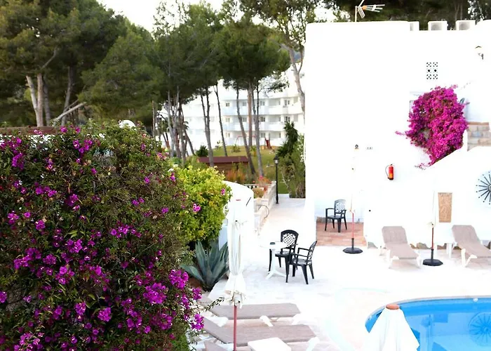 Columbus And Restaurant 4* Παγκουέρα