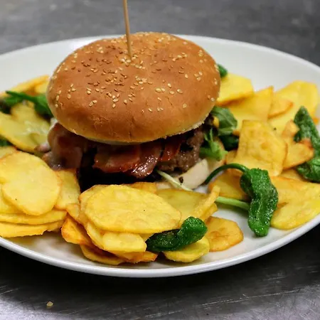 Columbus And Restaurant Maison d'hôtes