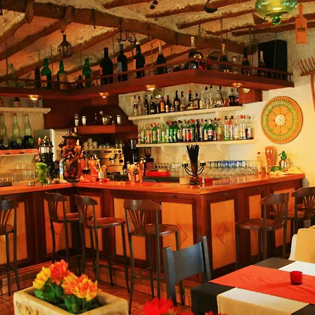 Maison d'hôtes Columbus And Restaurant Peguera