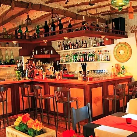 Columbus And Restaurant Гостевой дом 4*