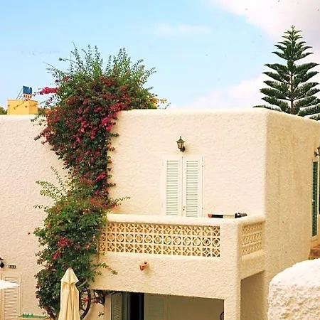 Columbus And Restaurant باغيرا