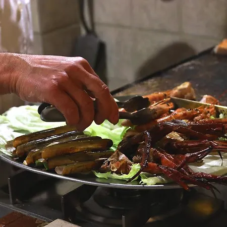 Гостевой дом Columbus And Restaurant Пагуэра