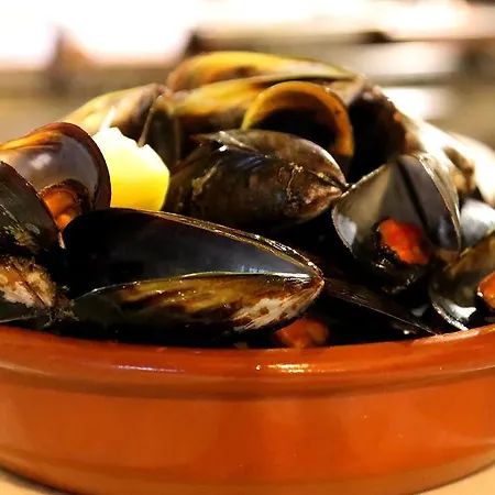 Gasthuis Columbus And Restaurant 4*