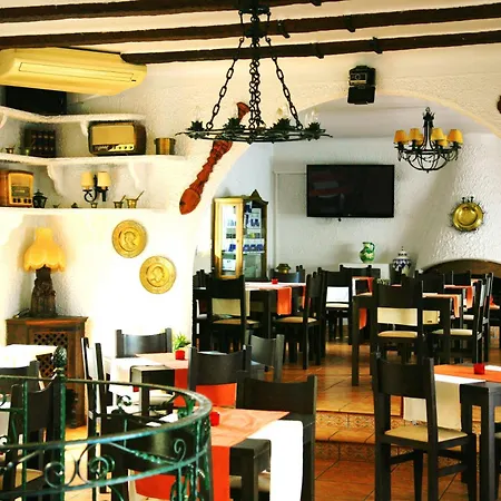 Columbus And Restaurant Πανσιόν Παγκουέρα