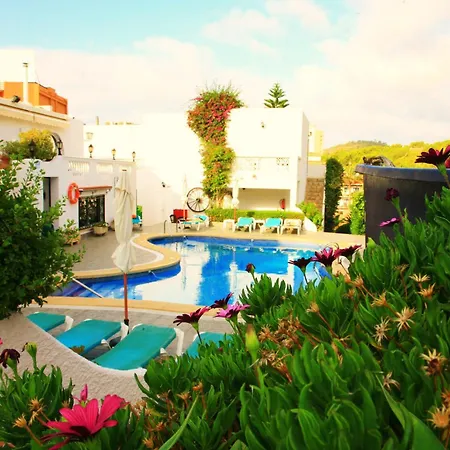 Villa Columbus Hotel And Restaurant 4*
