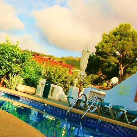 Villa Columbus Hotel And Restaurant 4*