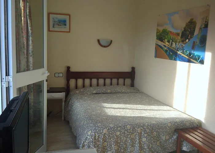 Columbus And Restaurant 4* Παγκουέρα