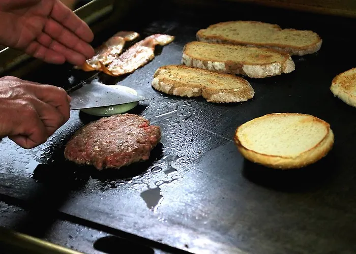 Columbus And Restaurant 4* Παγκουέρα