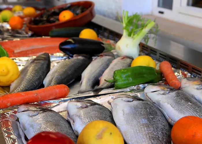 Pensión Columbus And Restaurant 4*