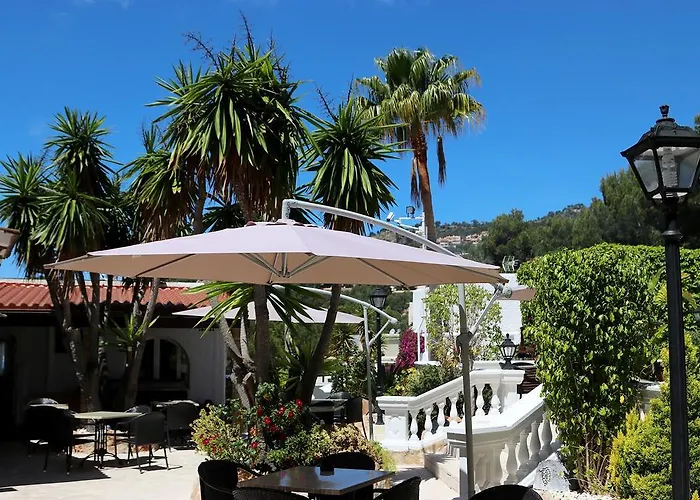 Πανσιόν Columbus And Restaurant 4*