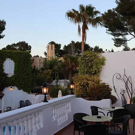 Πανσιόν Columbus And Restaurant Παγκουέρα